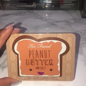 Too faced peanut butter and jelly palette